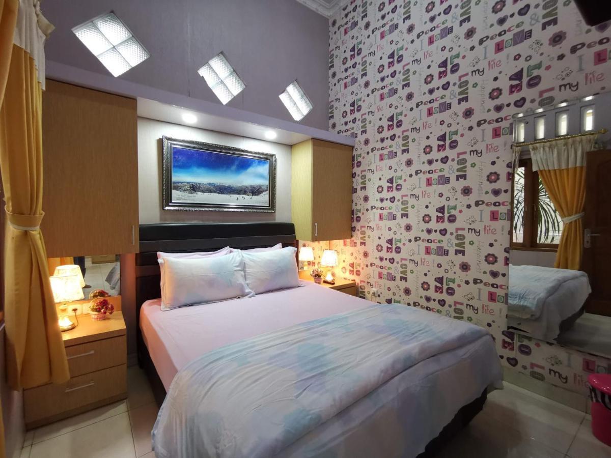 Nariska Suite Homestay Yogyakarta Esterno foto