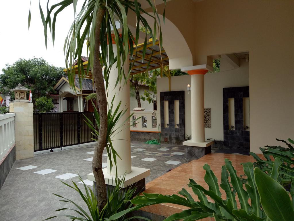 Nariska Suite Homestay Yogyakarta Esterno foto